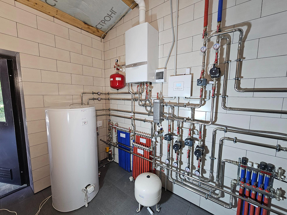 Монтаж котельной, радиаторное отопление, тёплый пол в частном доме КП Медовый Спас