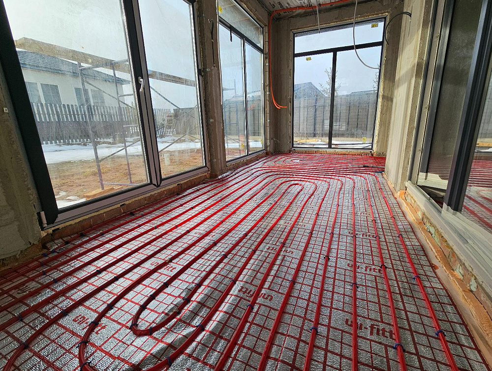 Монтаж радиаторного отопления и теплого пола в загородном доме 320м2