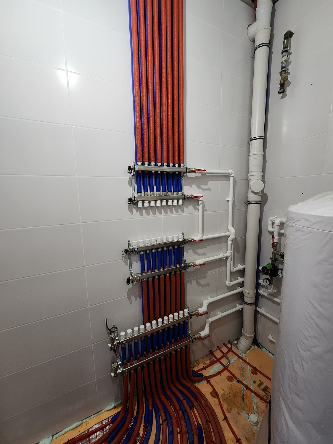 Комбинированная система отопления, тёплые полы и радиаторное отопление, водоотведение Королёв