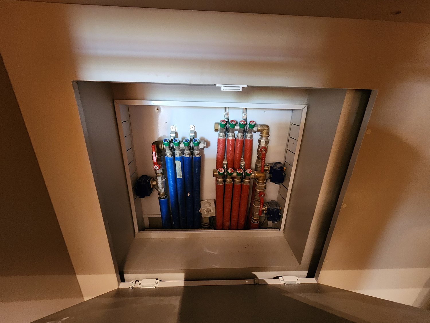 Монтаж инженерных коммуникаций под ключ КП Монтевиль