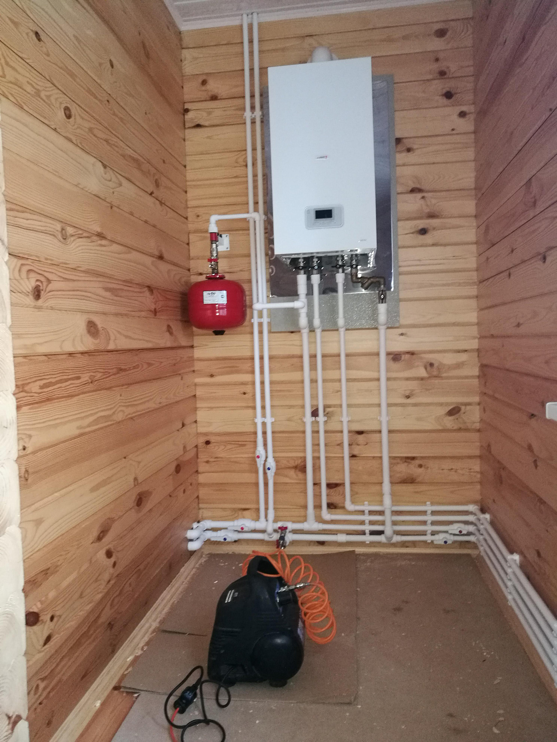 Монтаж радиаторного отопления и водоснабжения. 