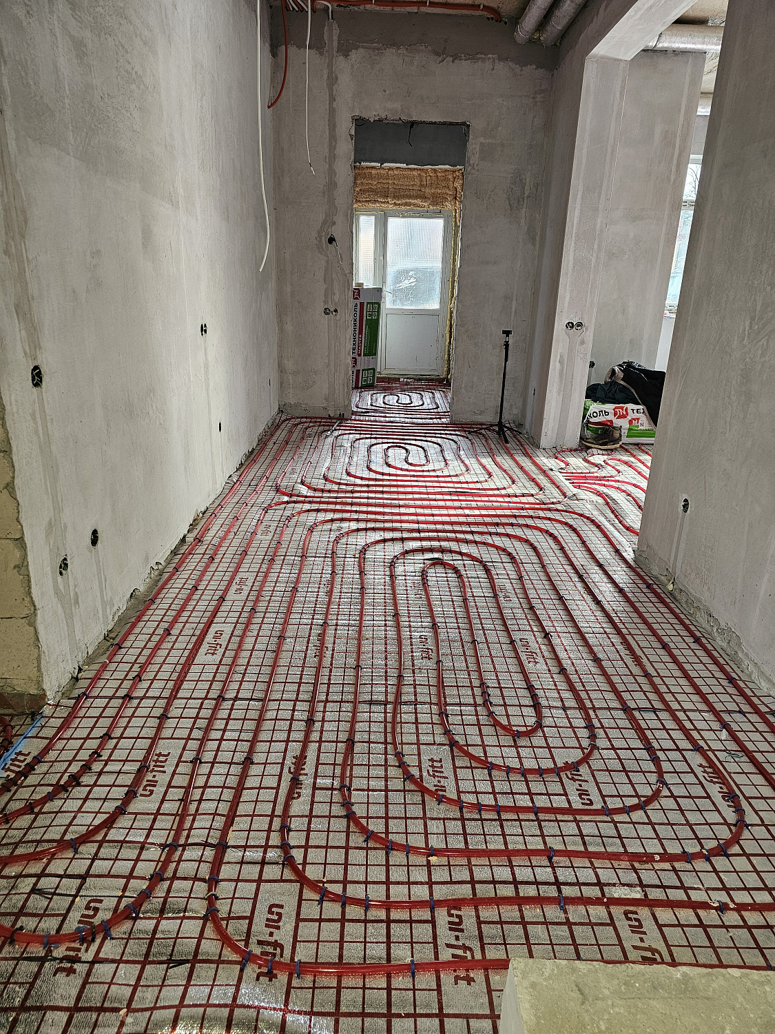 Монтаж радиаторного отопления и теплого пола в загородном доме 320м2