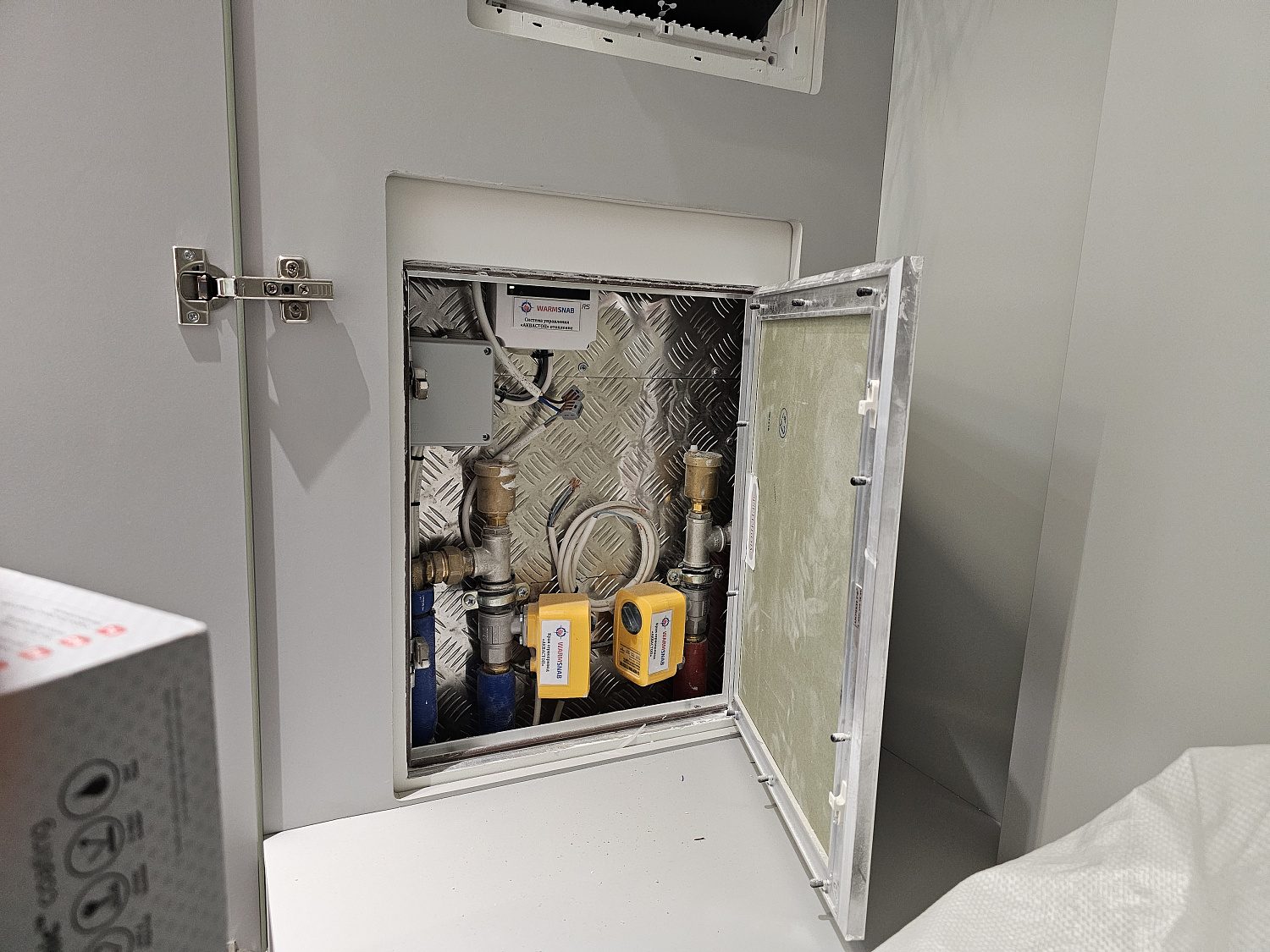 Монтаж радиаторного отопления, водоснабжения и водоотведения, монтаж чистовой сантехники в квартире