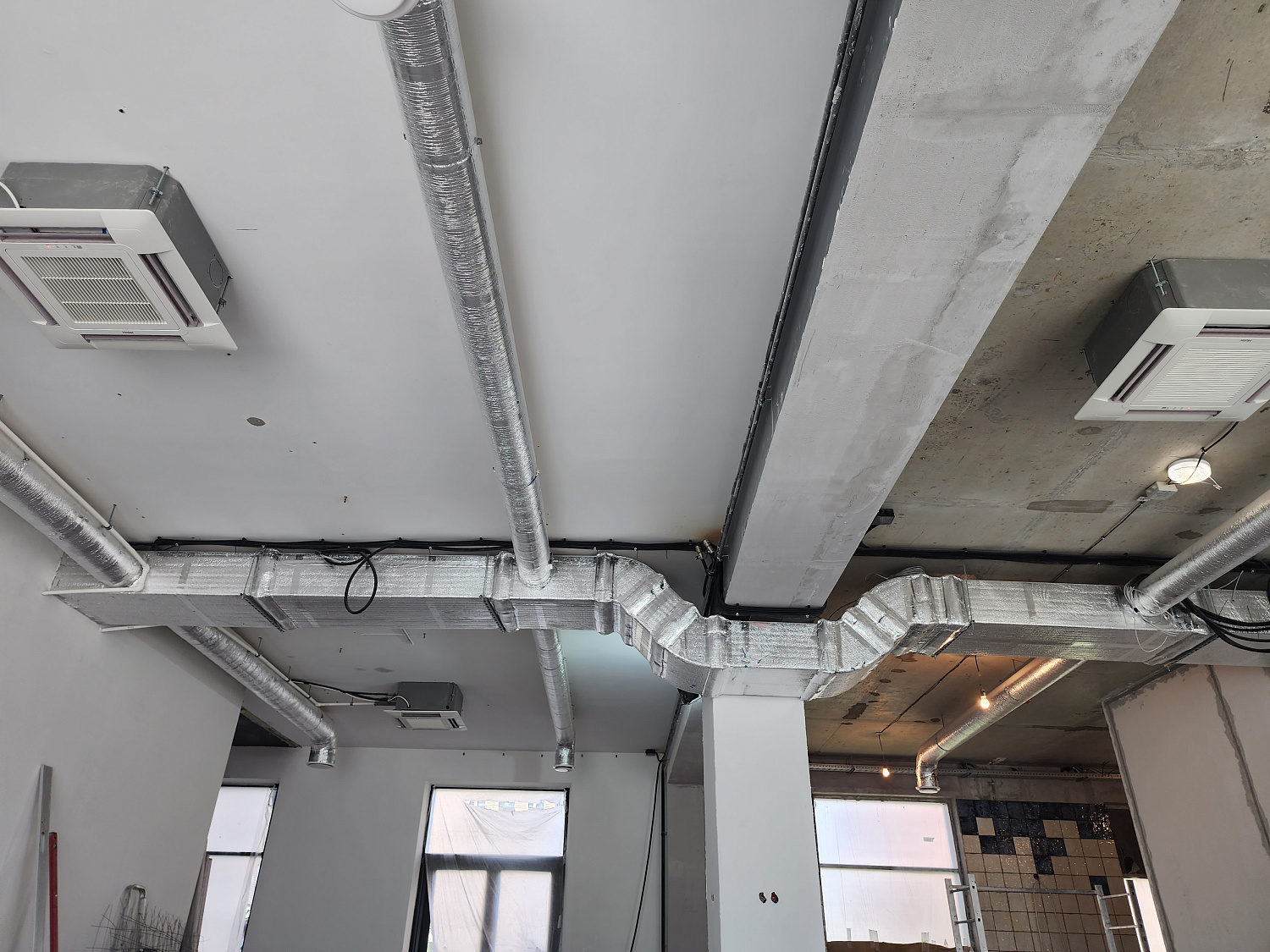 Монтаж вентиляции и кондиционирование в кафе Люберцы