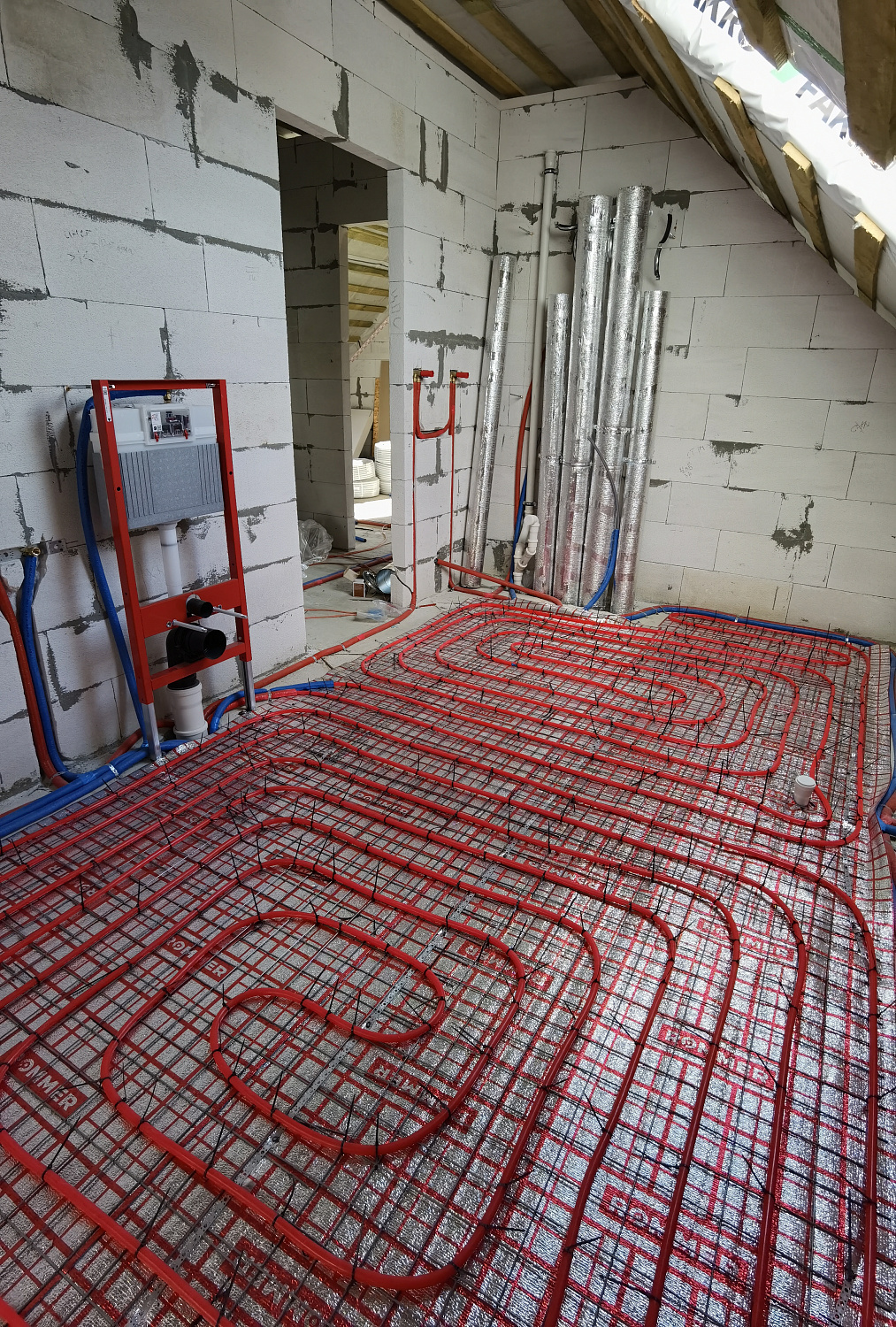 Монтаж теплых полов и котельной в загородном доме площадью 150 м2
