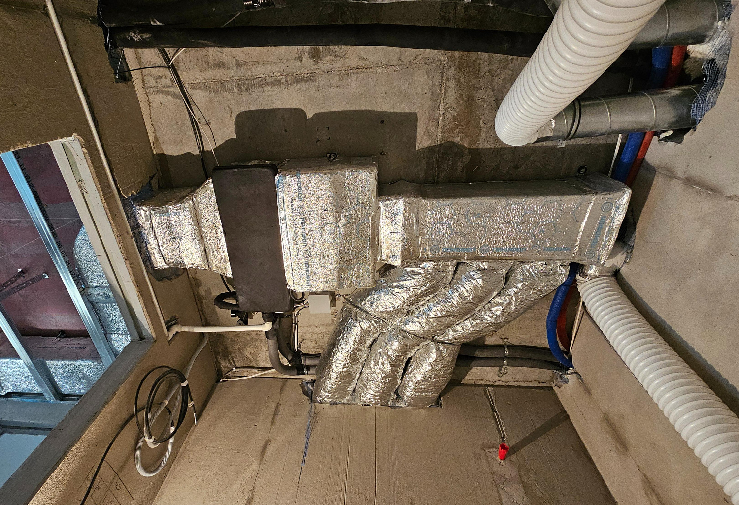 Монтаж фанкойлов в квартире ЖК Sky House