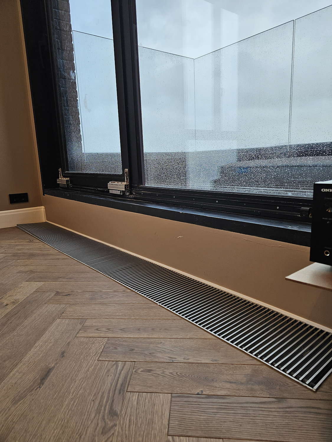 Монтаж радиаторного отопления, водоснабжения и водоотведения, монтаж чистовой сантехники в квартире