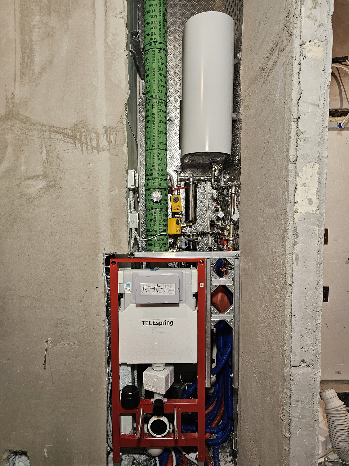 Монтаж водоснабжения, водоотведения и радиаторного отопления в однокомнатной квартире