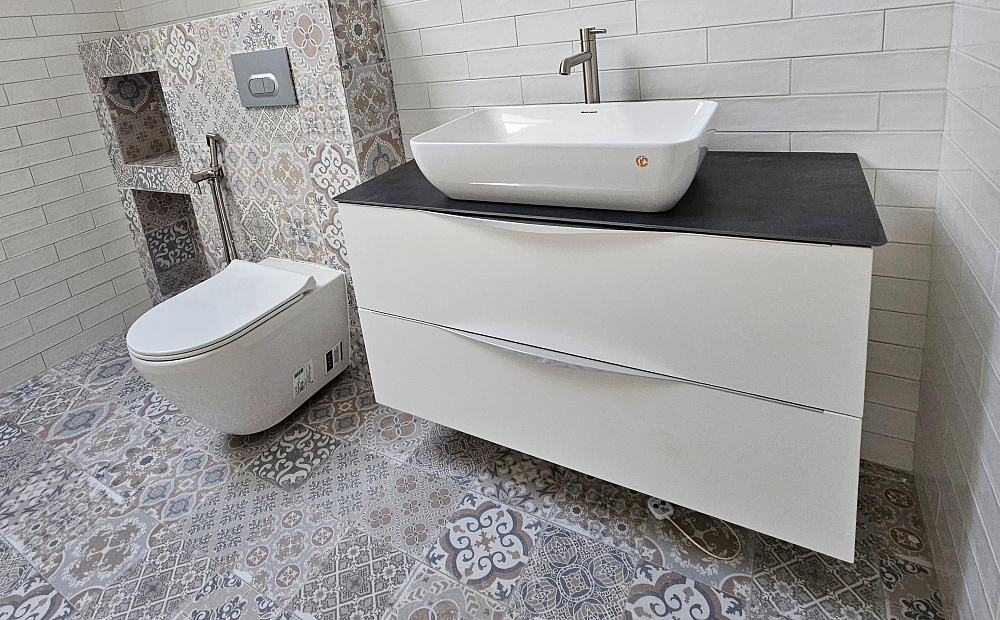 Монтаж чистовой сантехники в частном доме 