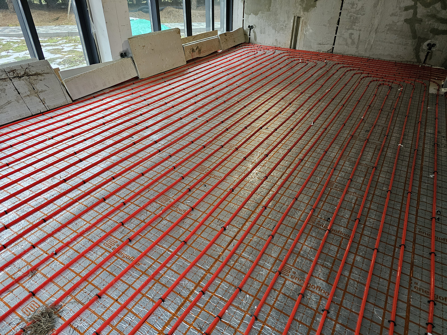 Монтаж теплого пола и радиаторного отопления в частном доме в КП Ренесанс