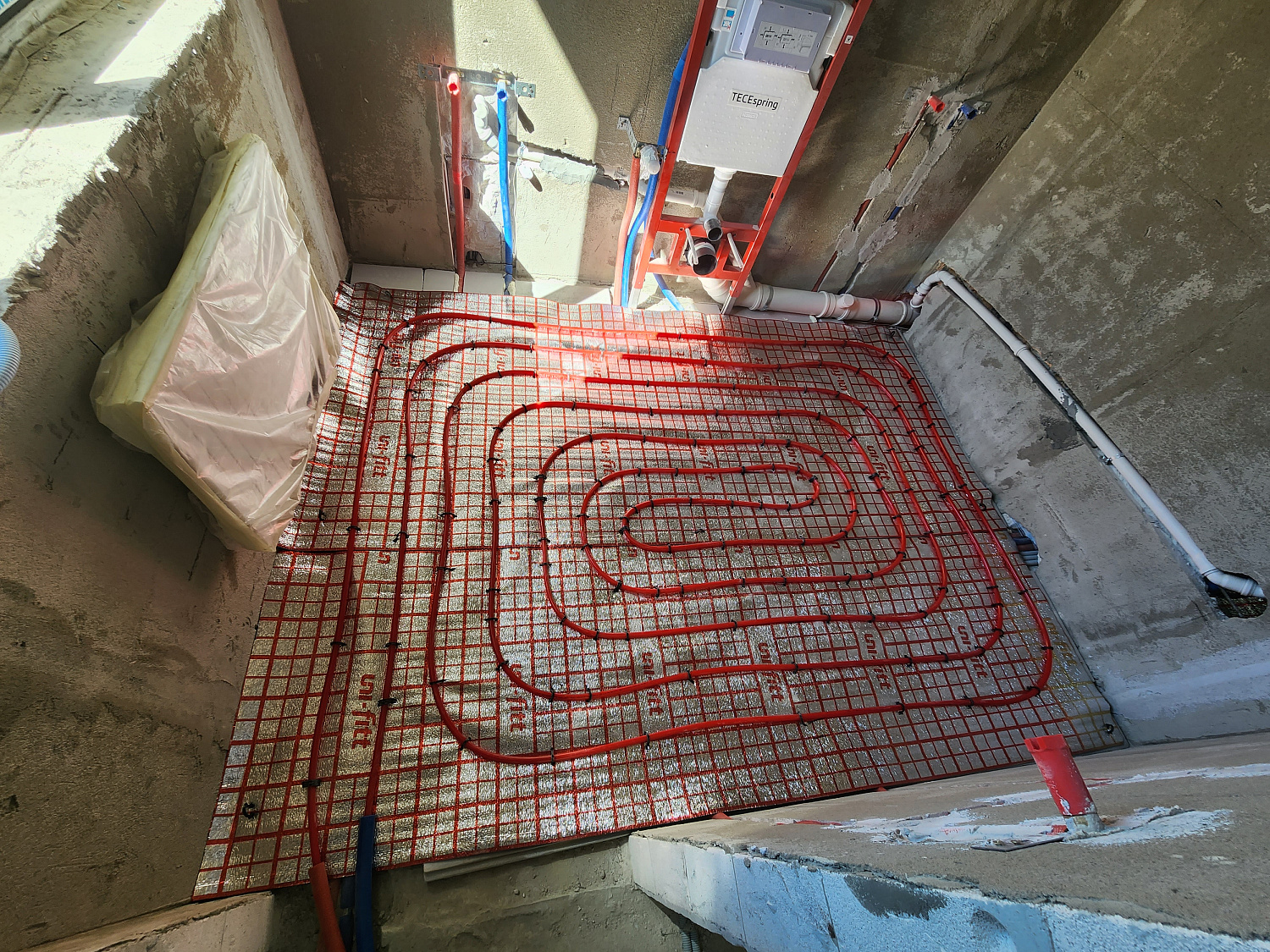 Монтаж тёплого пола и радиаторного отопления КП Медовый спас