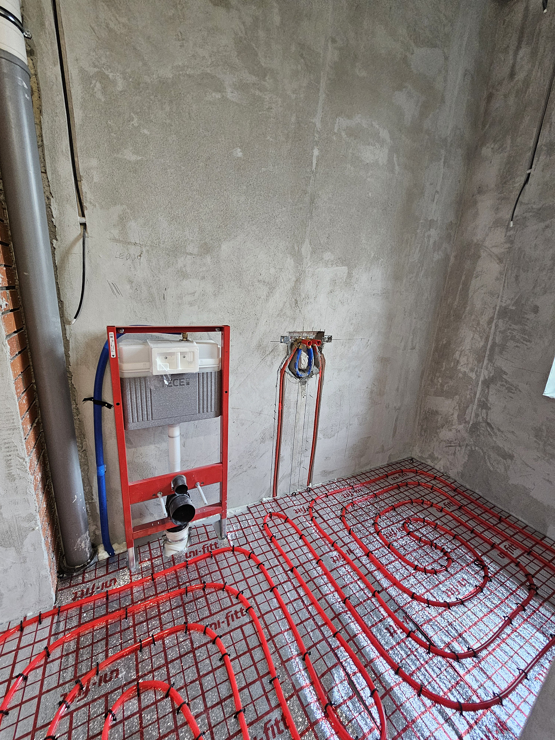 Монтаж радиаторного отопления, теплые полы, монтаж котельной, водоснабжения и водоотведения в загородном доме 140 м2 КП Купавушка