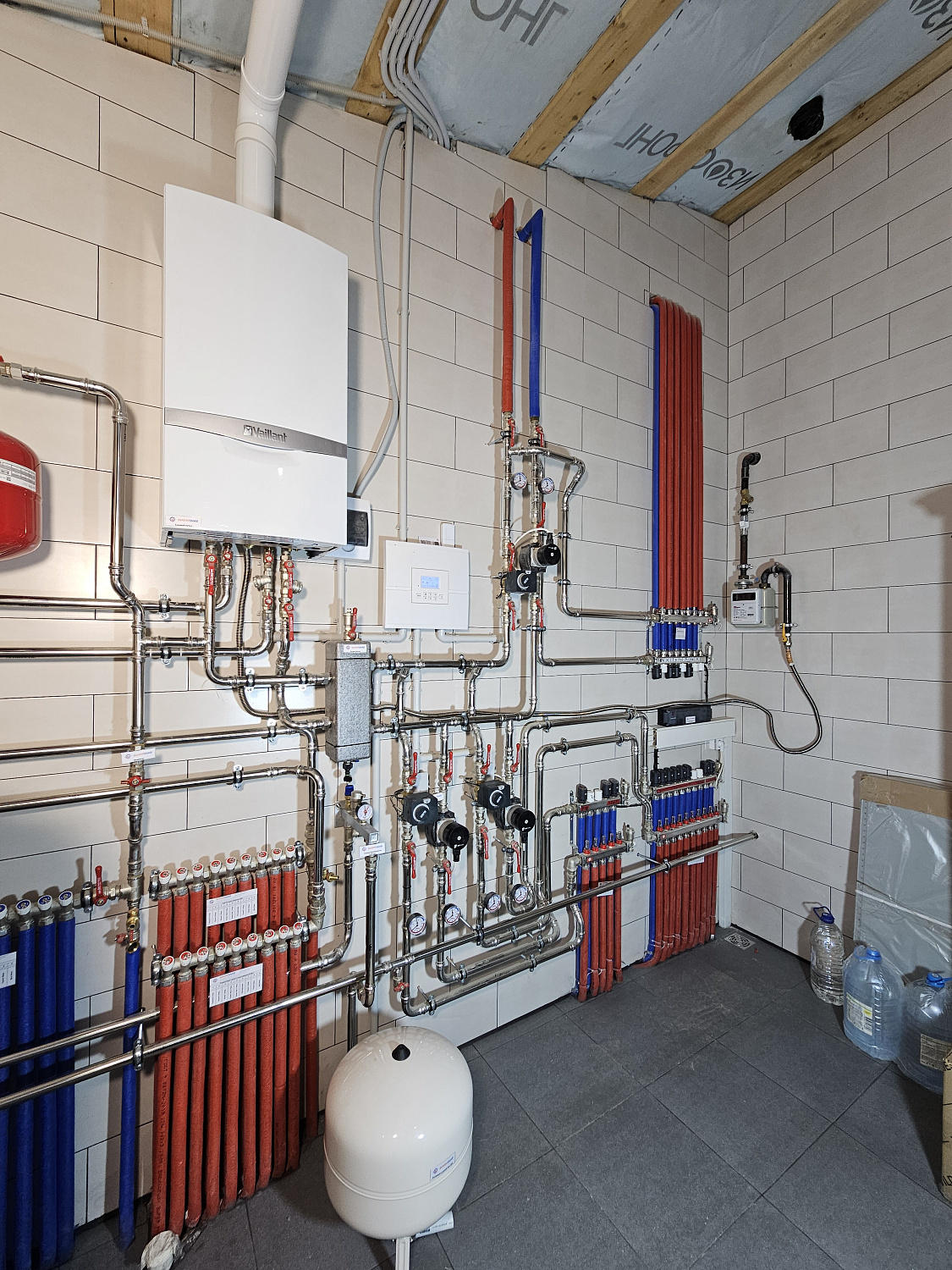 Монтаж котельной, радиаторное отопление, тёплый пол в частном доме КП Медовый Спас