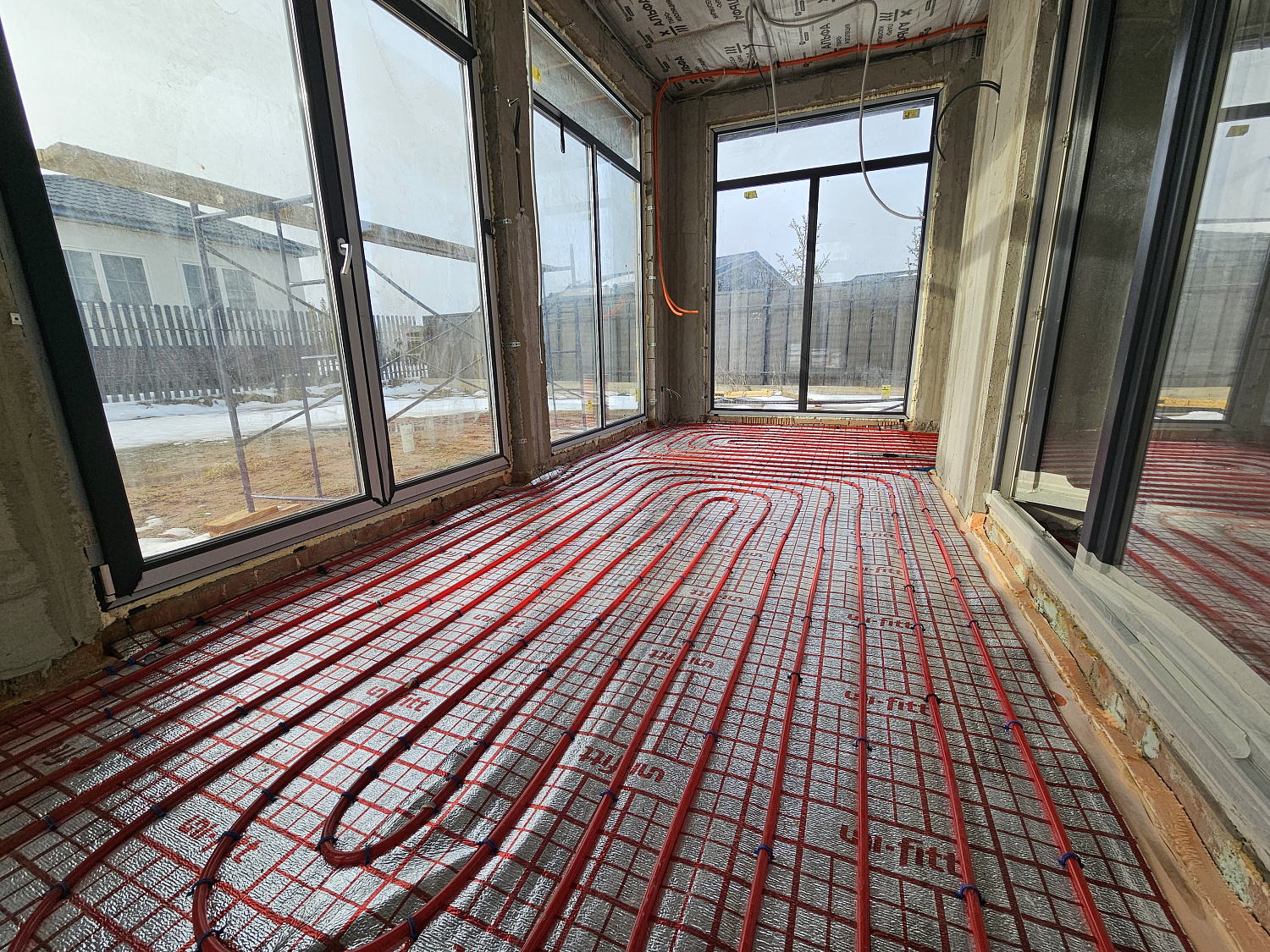 Монтаж радиаторного отопления и теплого пола в загородном доме 320м2