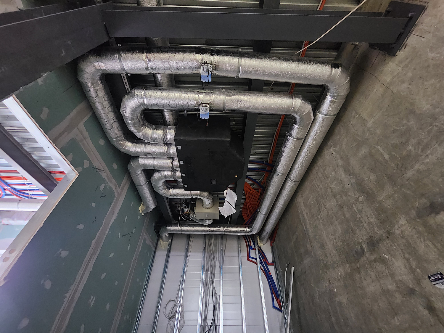 Монтаж систем вентиляции на производственном объекте