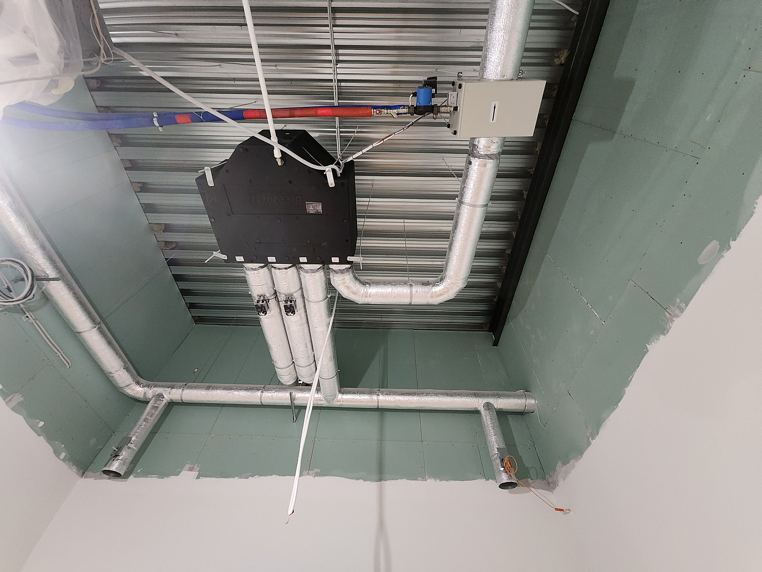 Монтаж систем вентиляции на производственном объекте