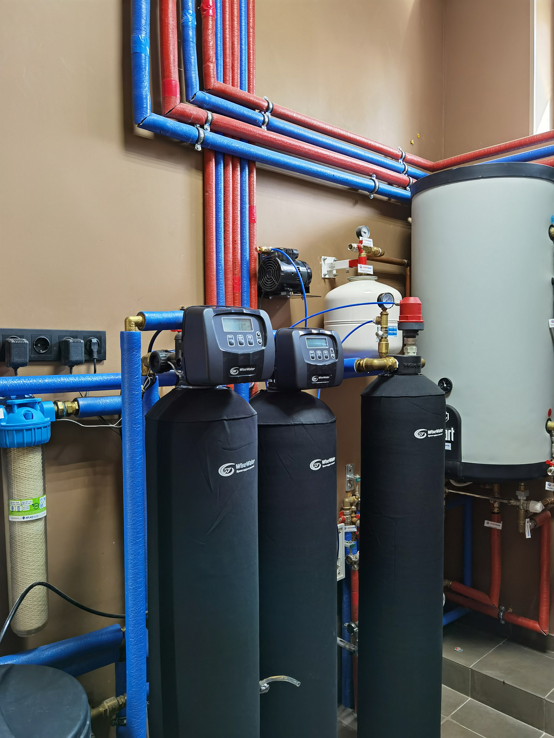 Монтаж котельной и системы фильтрации воды в загородном доме 300м2