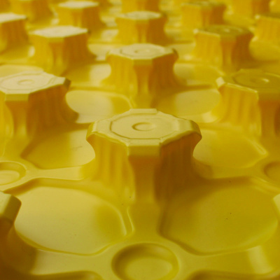 plita_dlya_teplogo_pola_s_bobyshkami_i_plyenkoy_1100_800_20_mm