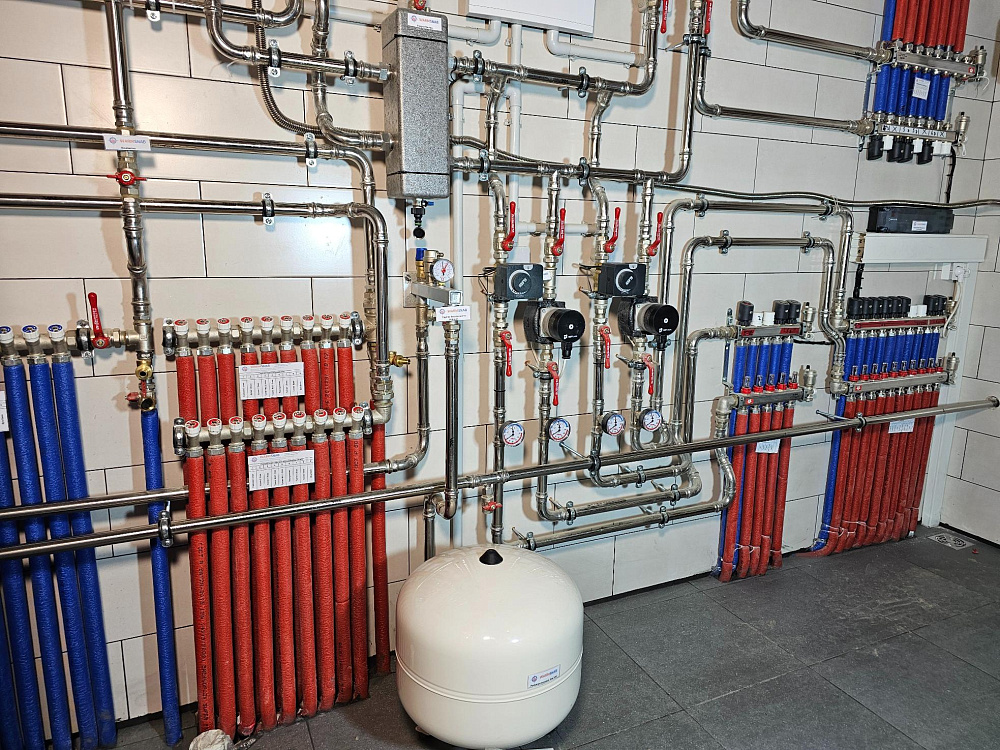 Монтаж котельной, радиаторное отопление, тёплый пол в частном доме КП Медовый Спас