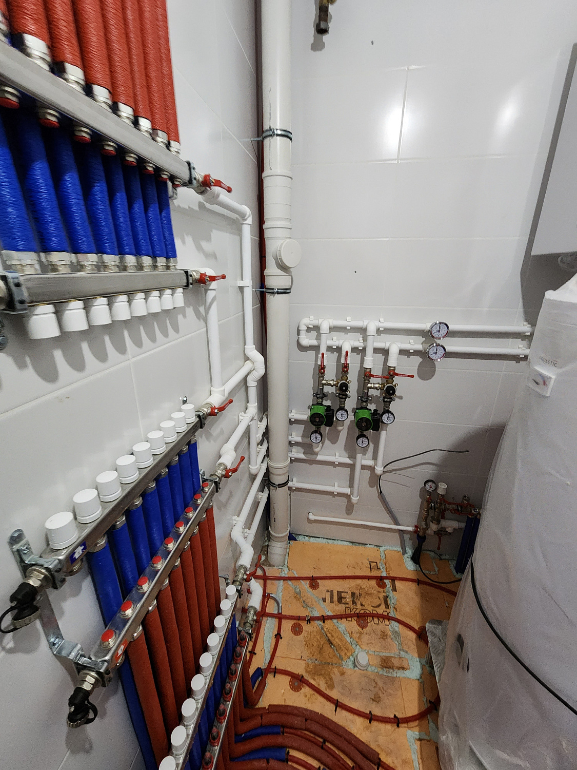 Комбинированная система отопления, тёплые полы и радиаторное отопление, водоотведение Королёв