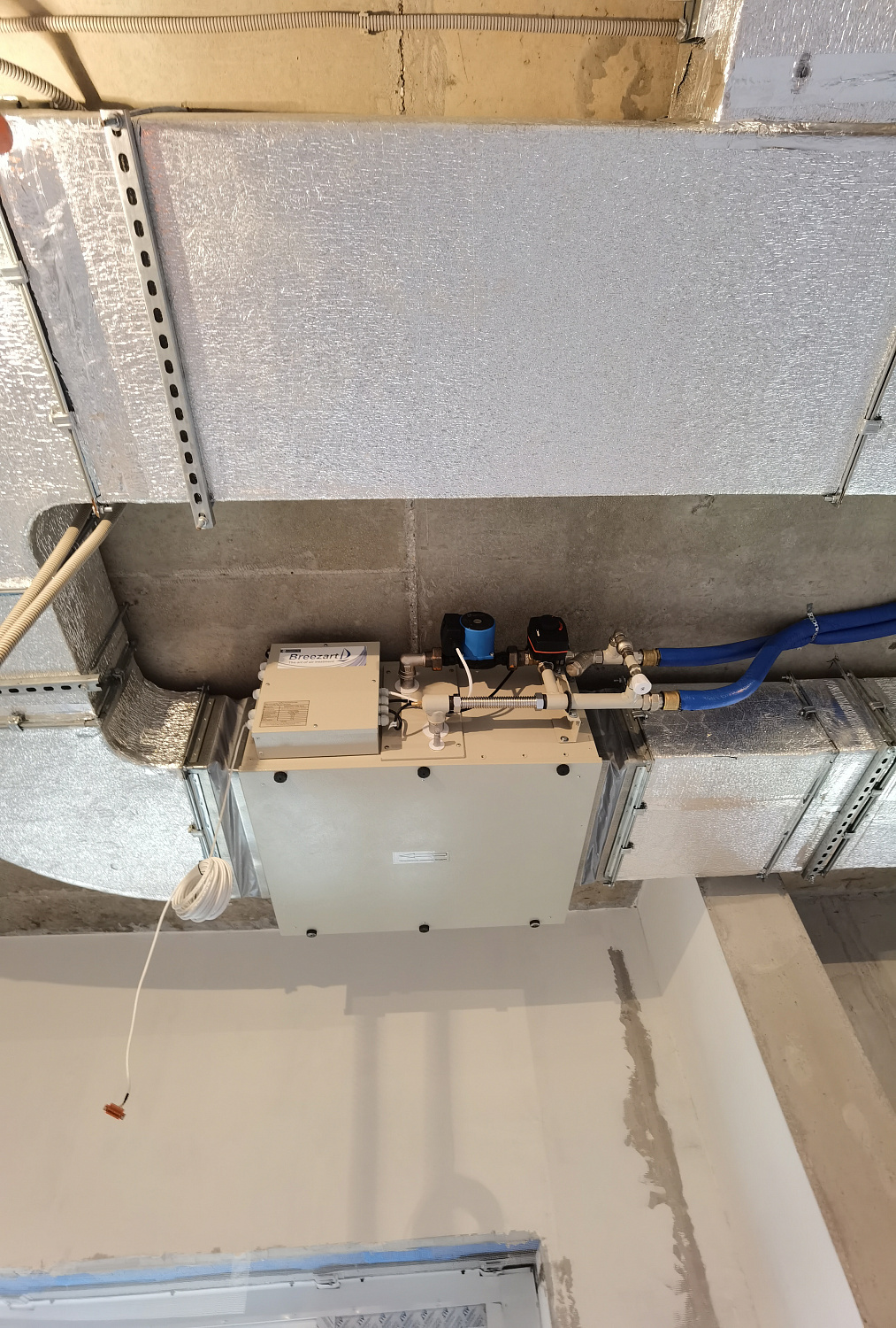 Монтаж вентиляции и кондициониров в кафе в Новой Москве