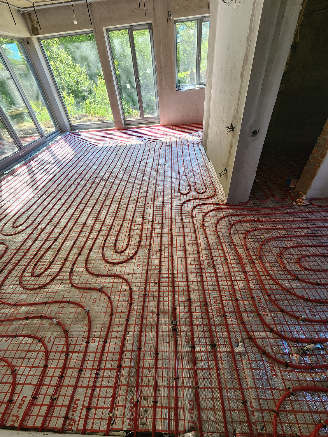 Монтаж тёплого пола и радиаторного отопления КП Медовый спас