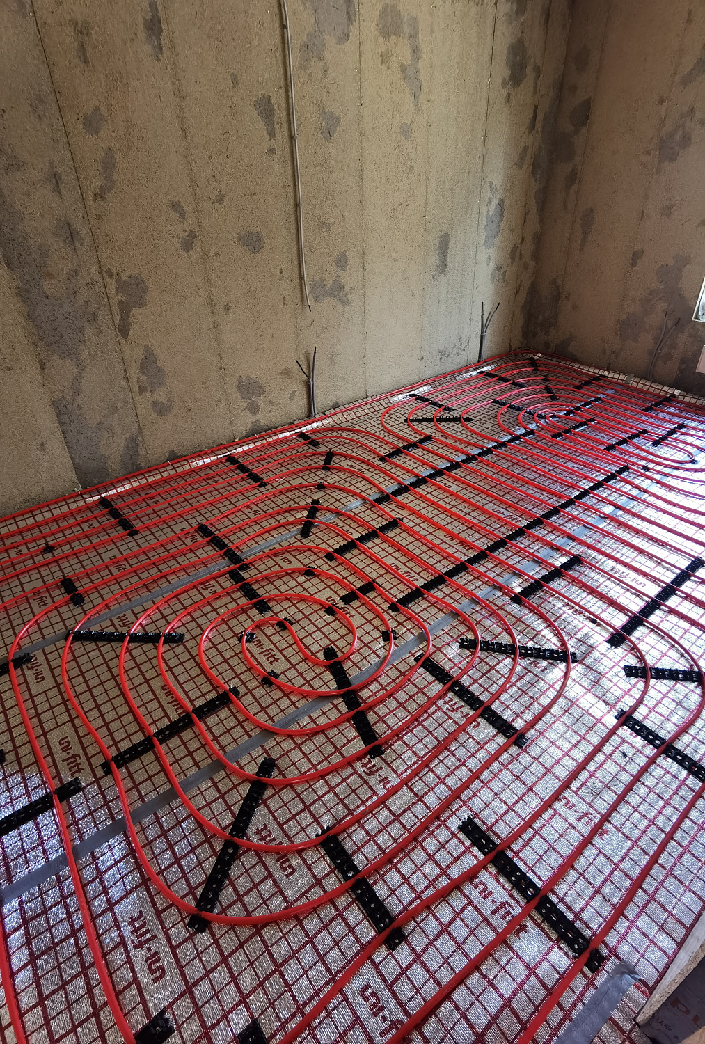 Комбинированная система отопления, тёплые полы и радиаторное отопление, водоотведение КП Грибки