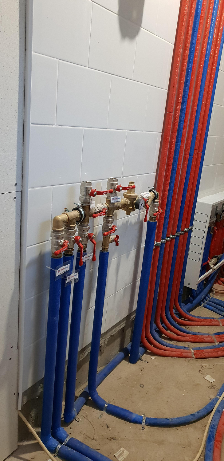 Котельная, радиаторное отопление, водоснабжение, водоотведение, вентиляция.