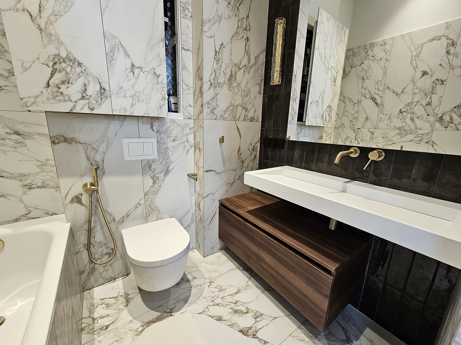 Монтаж радиаторного отопления, водоснабжения и водоотведения, монтаж чистовой сантехники в квартире