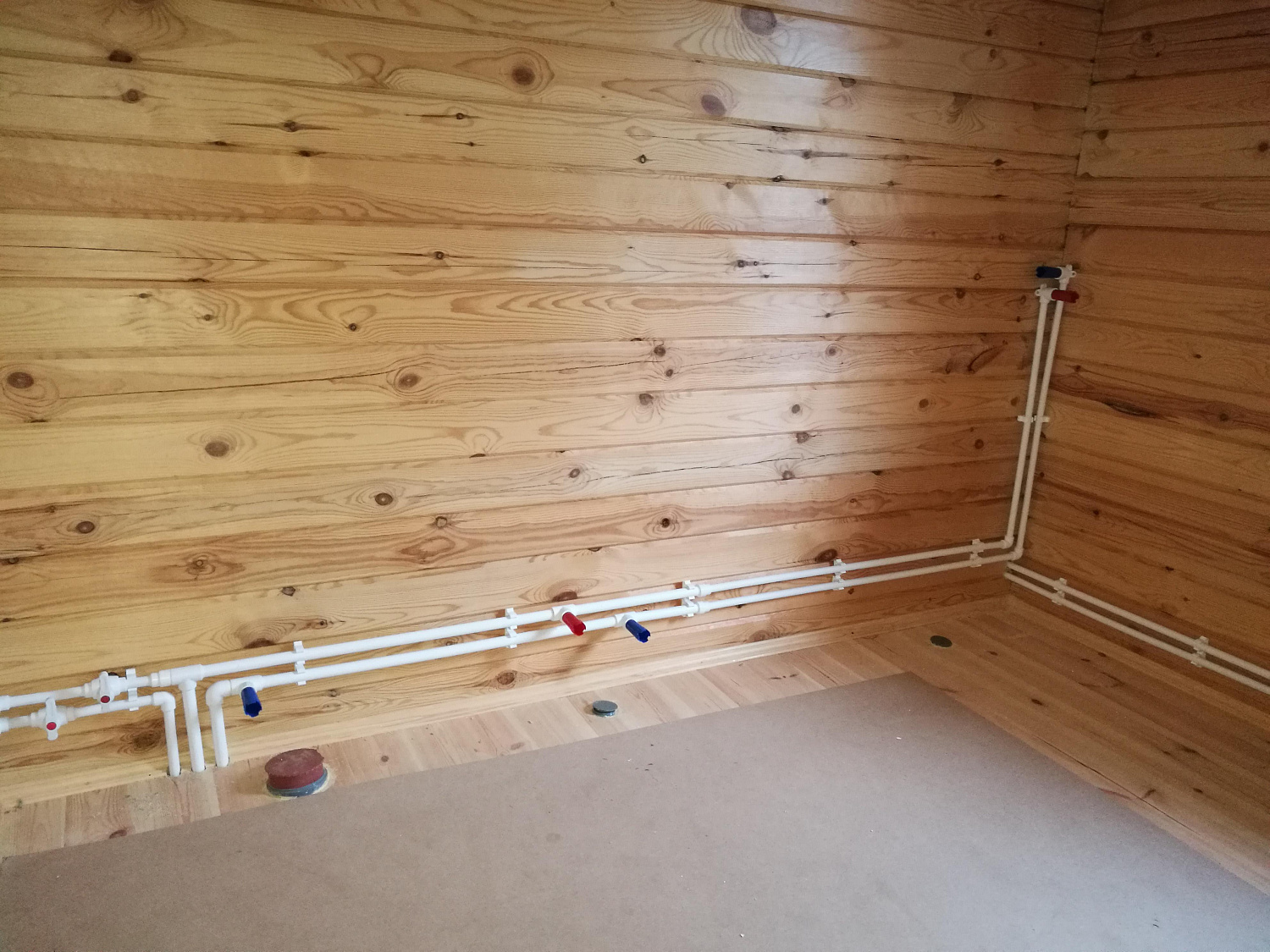 Монтаж радиаторного отопления и водоснабжения. 