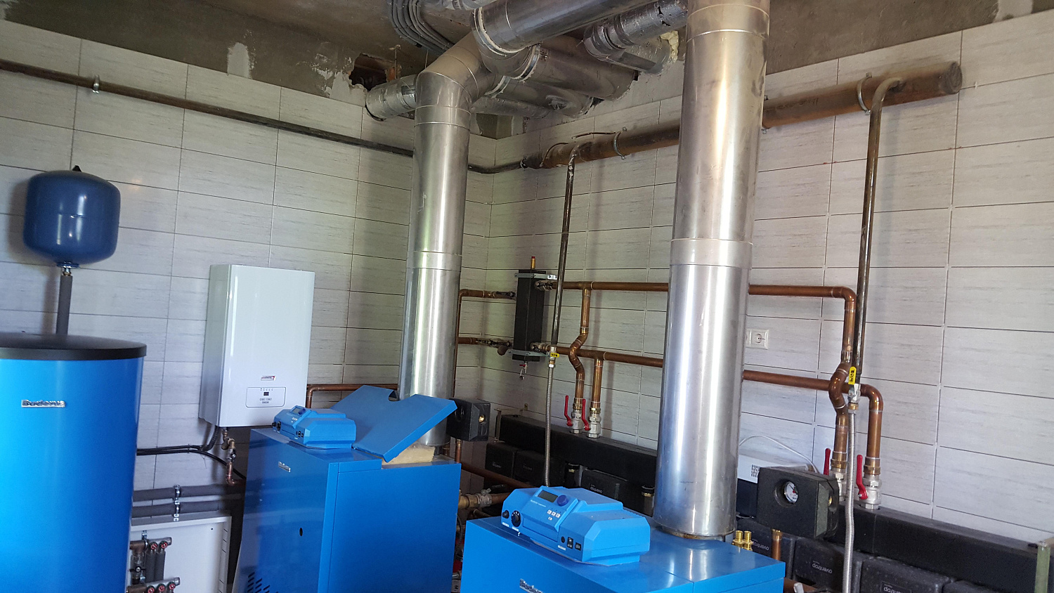 Монтаж котельной КП Зимний сад. Дом 600 м.кв. + 200 м.кв. гараж