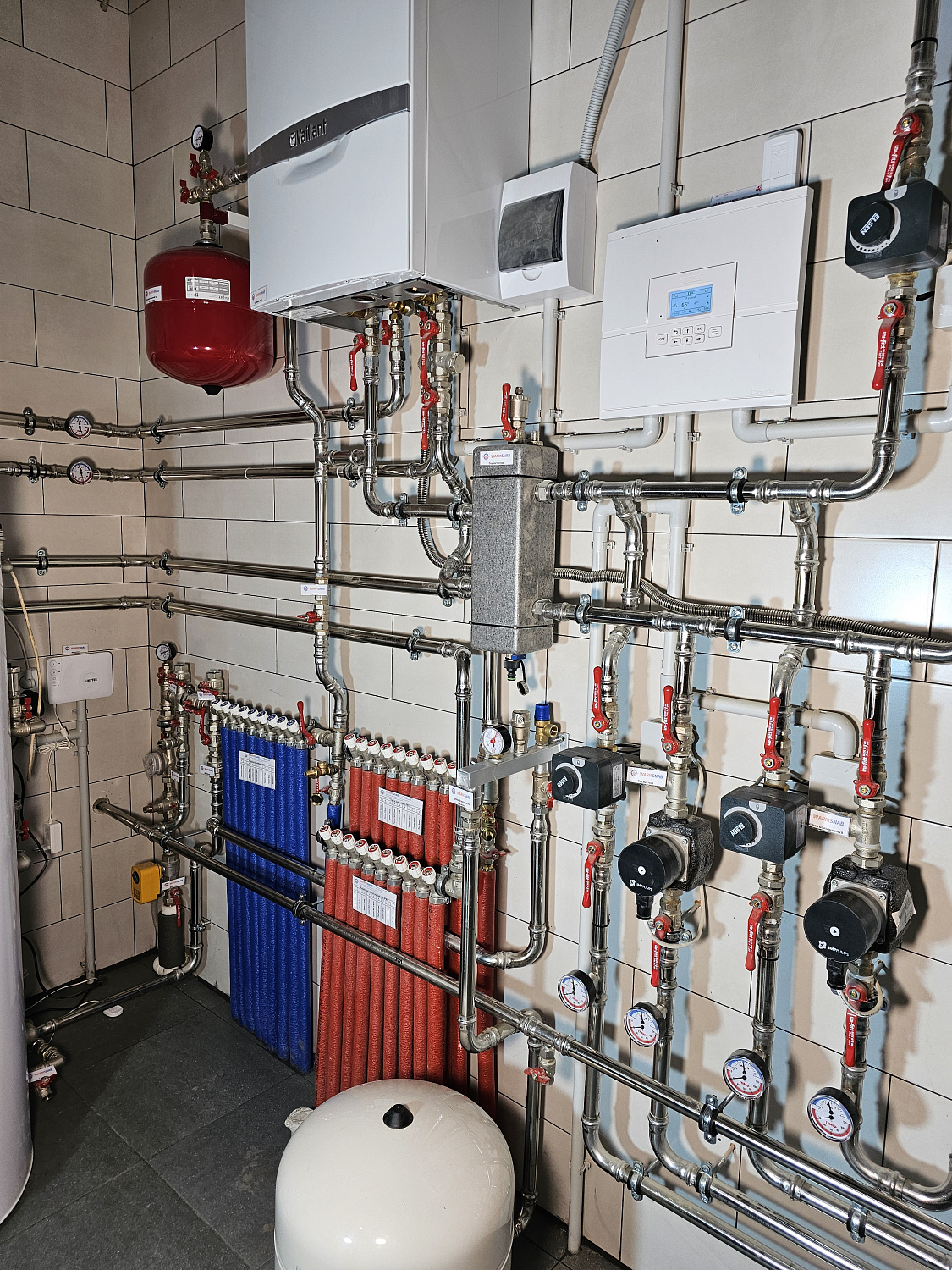 Монтаж котельной, радиаторное отопление, тёплый пол в частном доме КП Медовый Спас