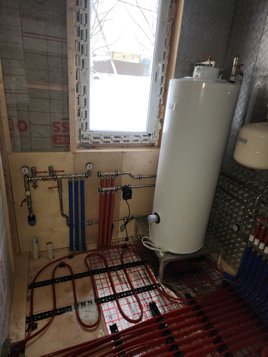 Монтаж тёплых полов, монтаж котельной в каркасном доме 120м2