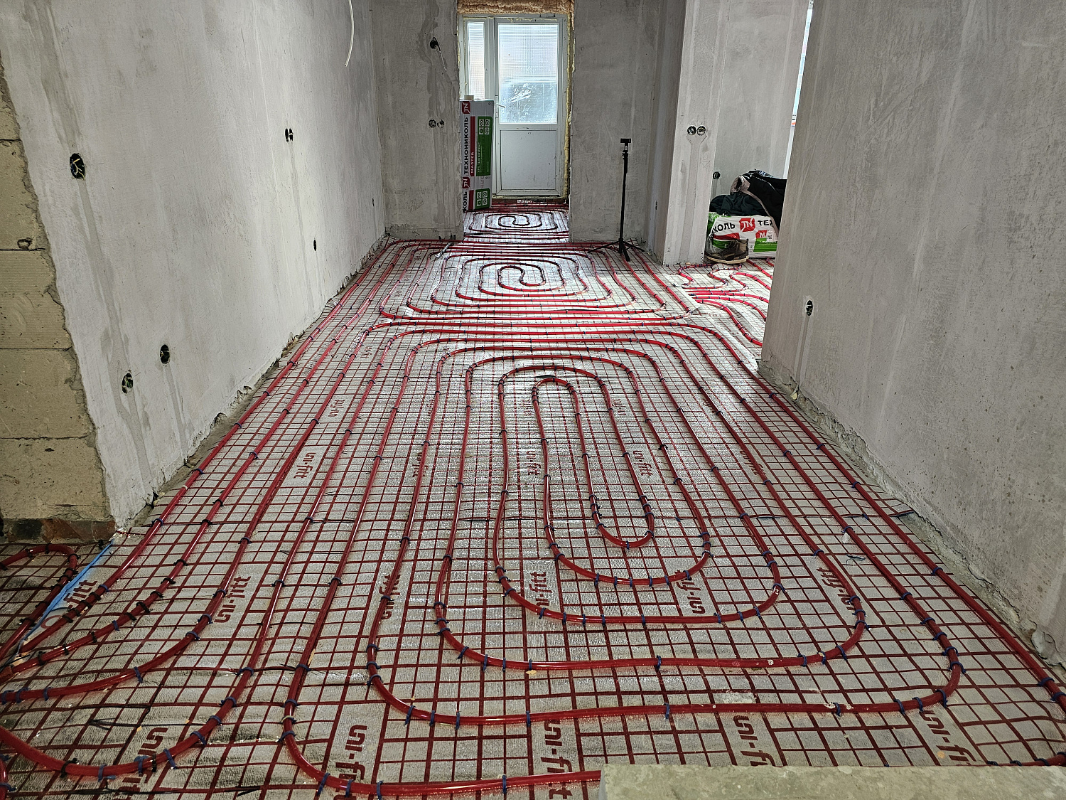 Монтаж радиаторного отопления и теплого пола в загородном доме 320м2