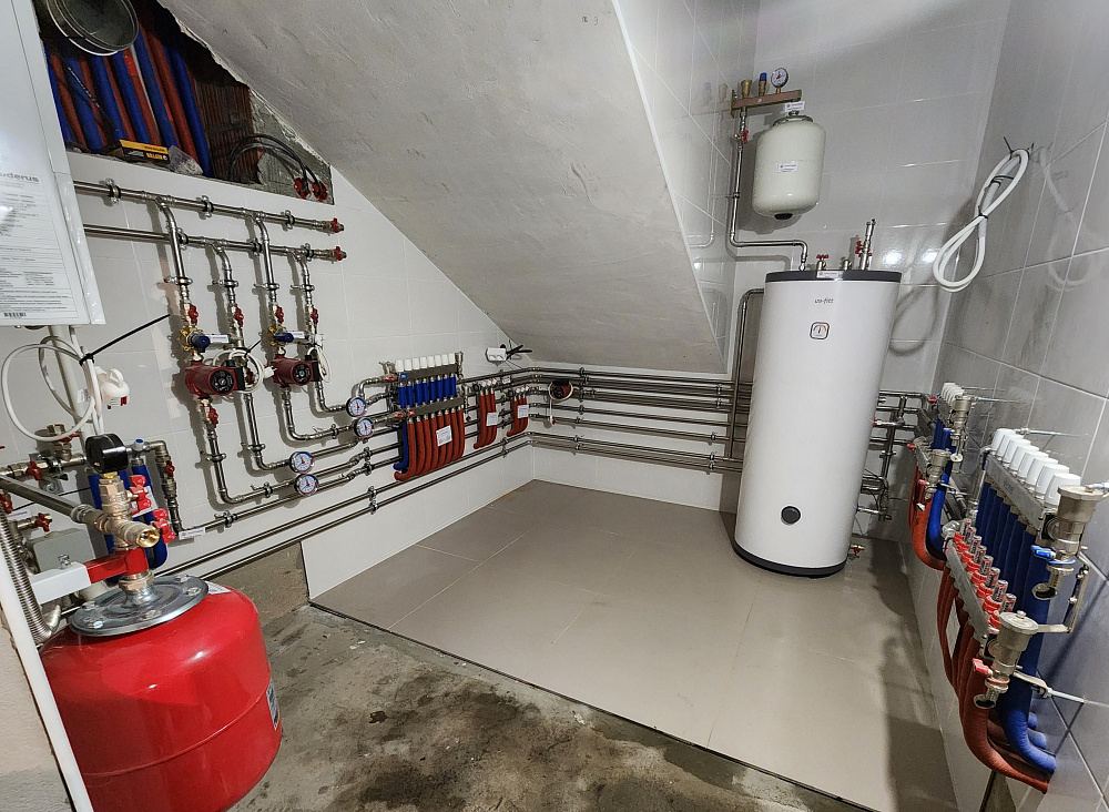 Монтаж котельной, радиаторного отопления, теплого пола в частном доме в КП Мидлтон