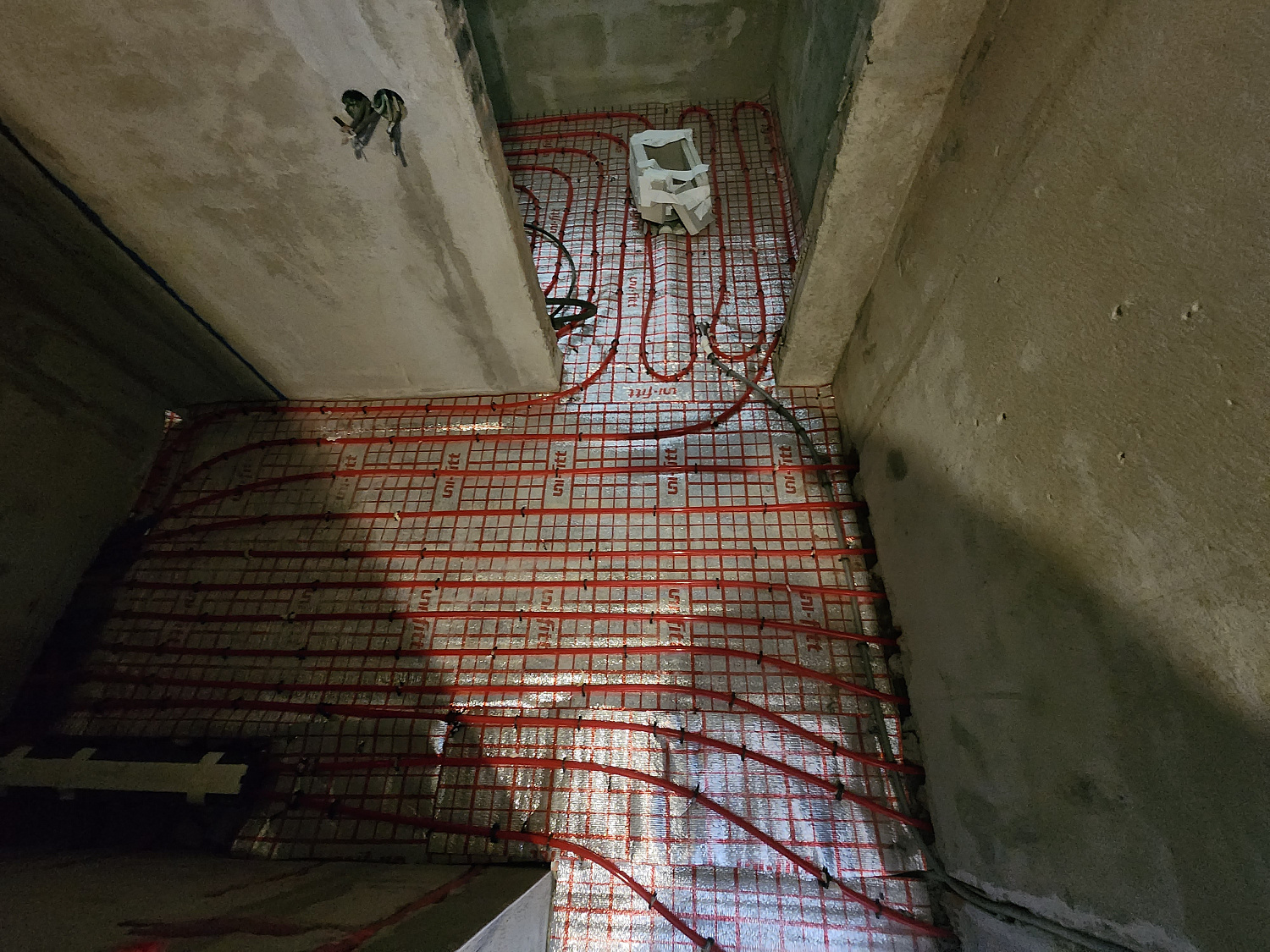 Монтаж тёплого пола и радиаторного отопления КП Медовый спас