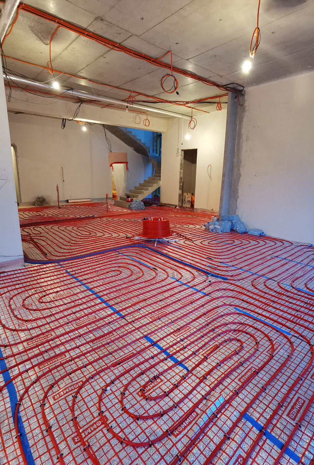 Комбинированная система отопления, тёплые полы и радиаторное отопление, водоотведение в частном доме 300 м2 Балашиха